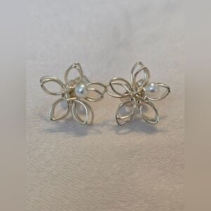 Light Gold Intricate Flower Earrings with Pearls